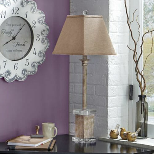 Dining Room Decor with Table Lamp