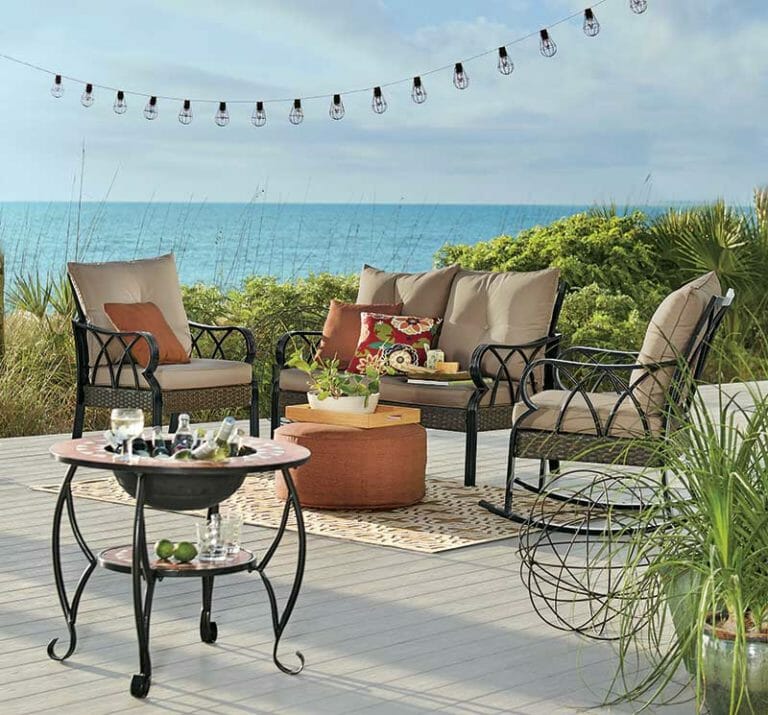 Tips-and-Decorating-Ideas-for-Easy-Outdoor-Entertaining