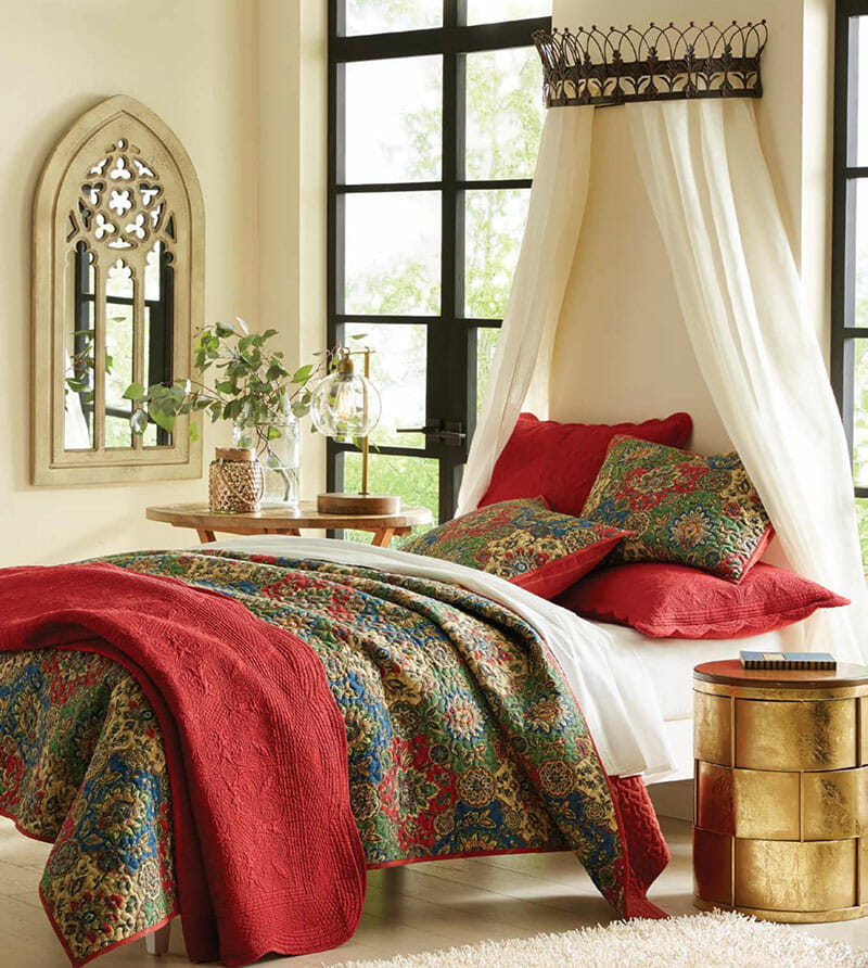 Add-Shimmer-and-Shine-With-Metallic-Home-Décor