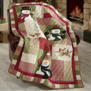 Make your home cozy this holiay with a Christmas Quilt