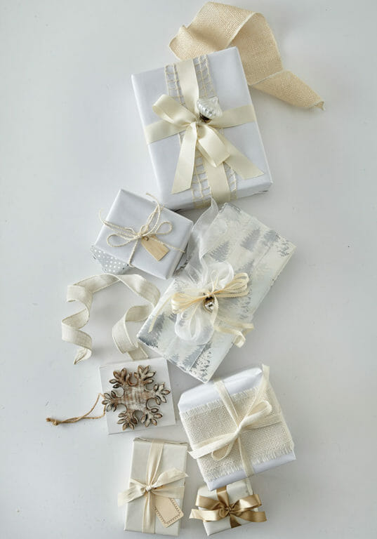 gift-wrapping-ideas-a-white-christmas