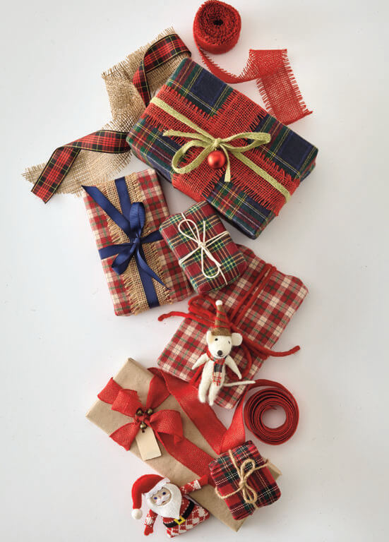 gift-wrapping-ideas-warm-wear