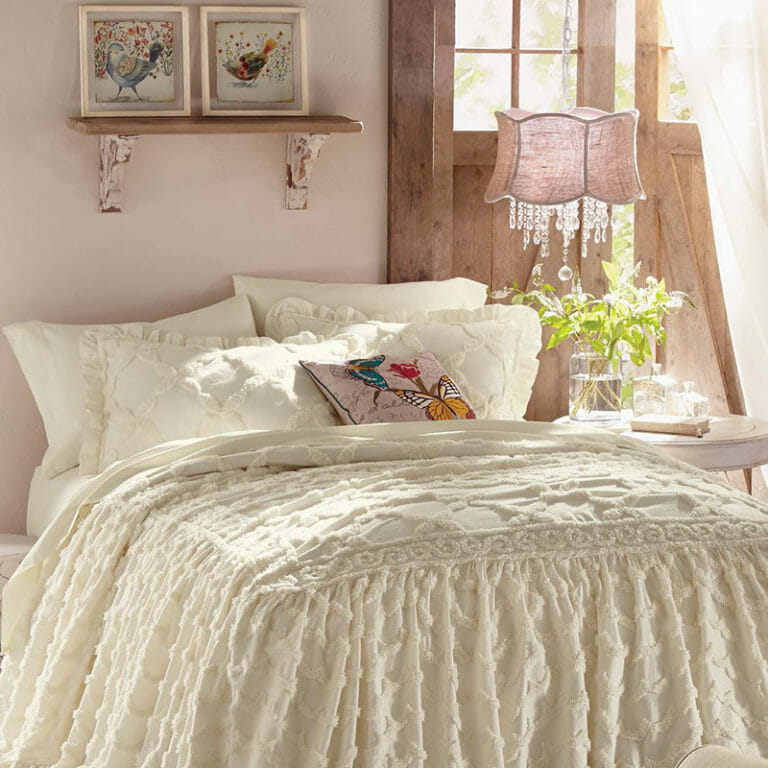 Cozy Guest Bedroom Decorating Ideas