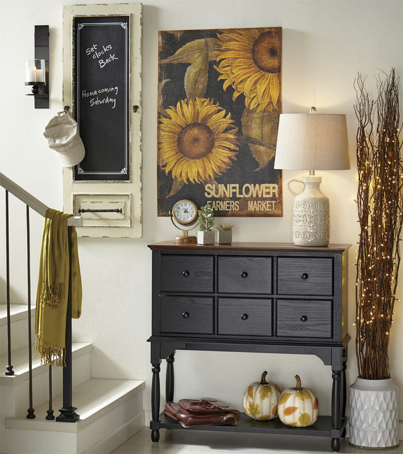 Home Decor & Lighting For Your Entryway Table