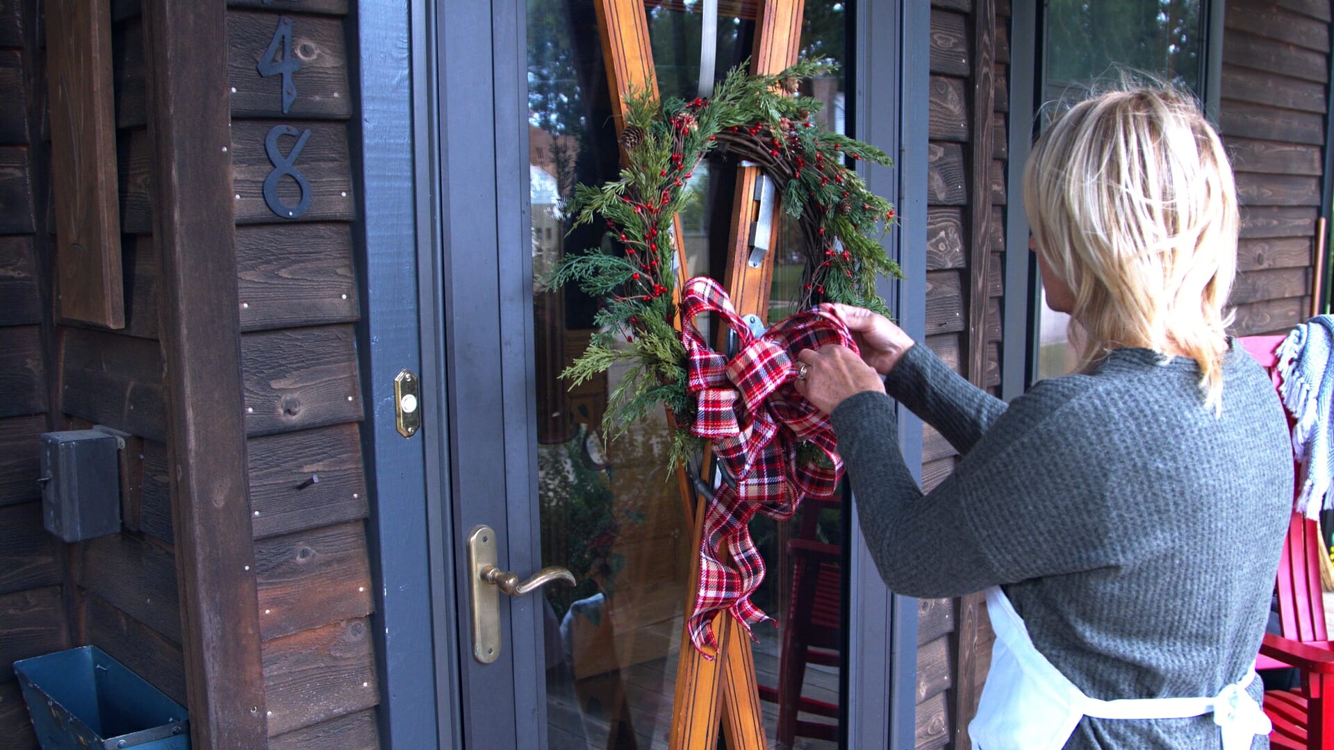 winter ski door hanger with plaid bow